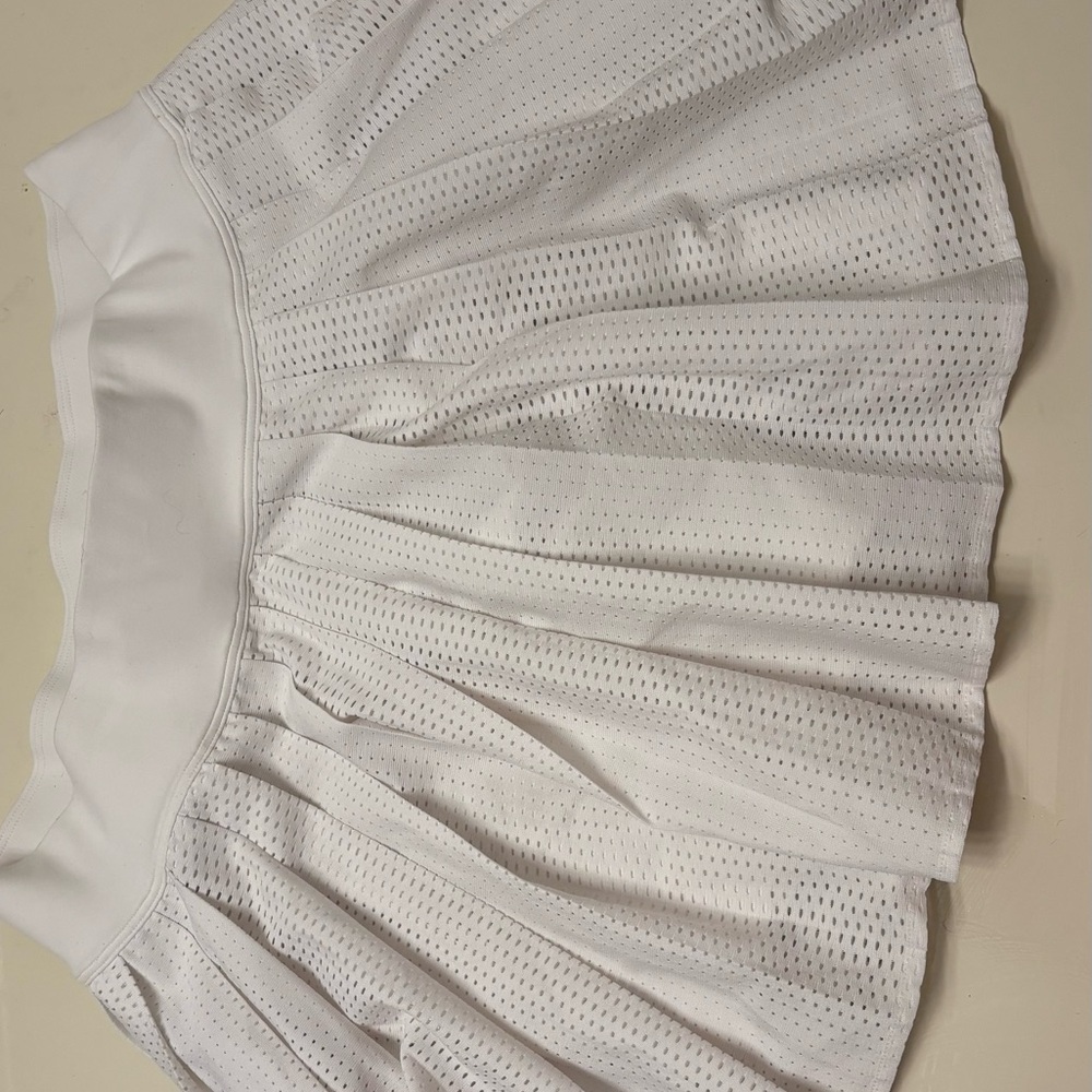 Lululemon White Women's Skirt